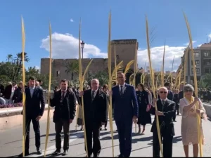 La Cofradía del Santo Cáliz en la procesión de las Palmas en Elche
